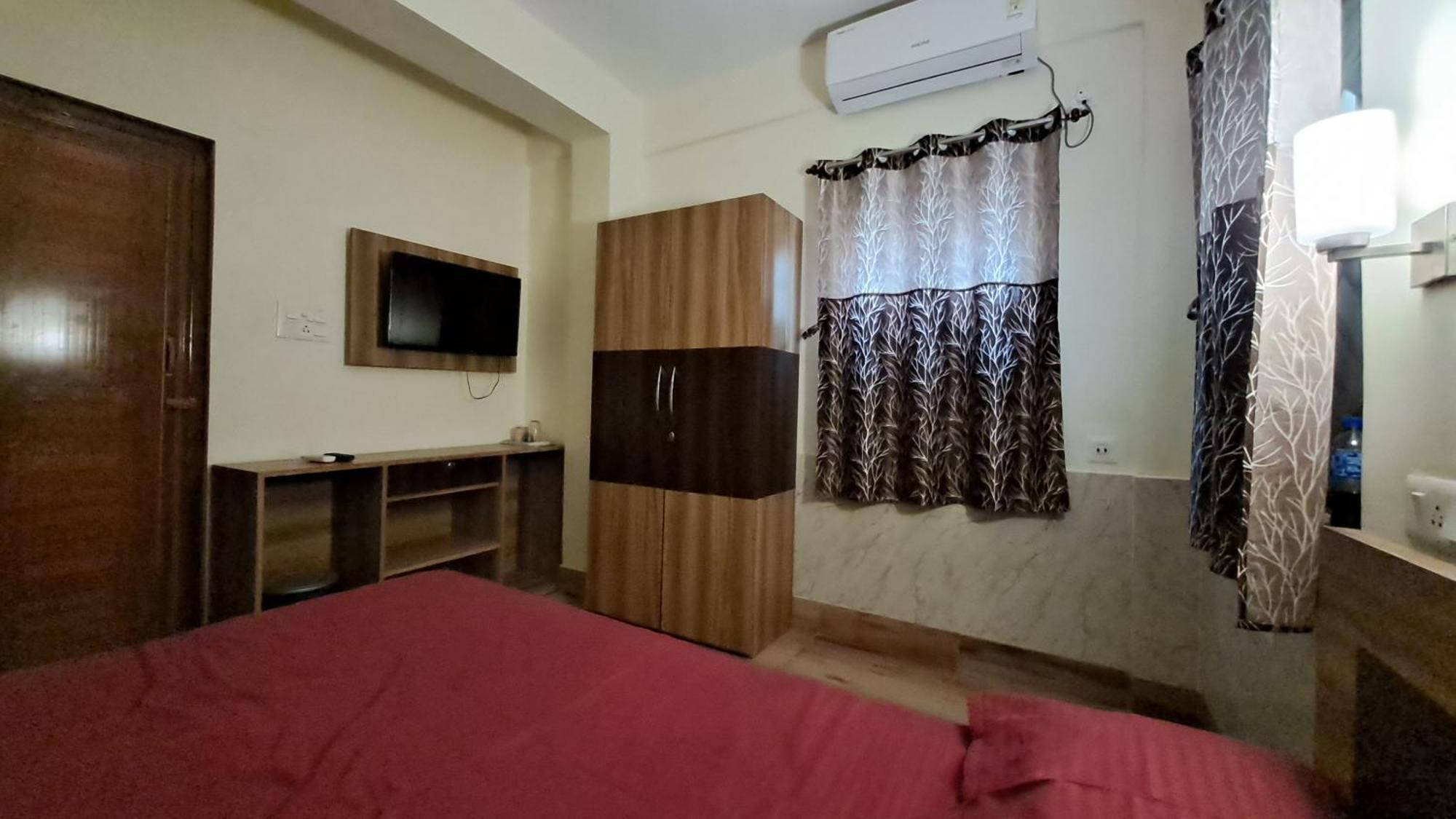 Laxmi Niwas, Salt Lake, Kolkata, 10mins From Sector 5 *